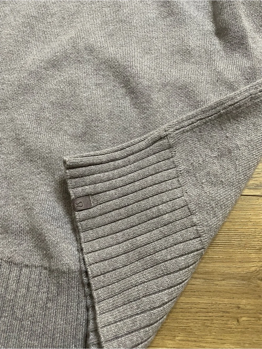 Lululemon Still Lotus Sweater *Reversible size 6